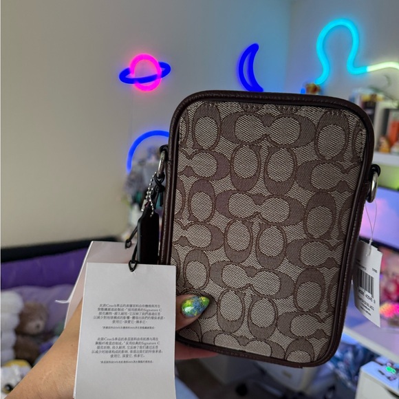 Sold - Picture 4 of 6